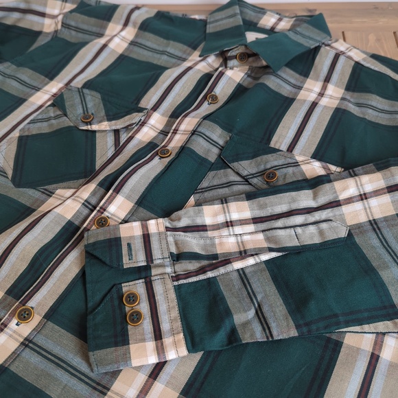 Abercrombie & Fitch Men’s Green Plaid Long Sleeve Button Down Shirt - Picture 12 of 14